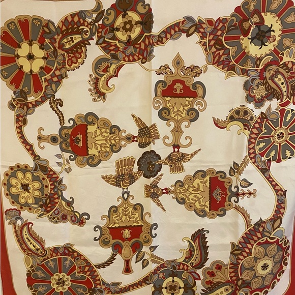 Hermès silk scarf, cream with red border. 36 x 36. - Picture 11 of 16